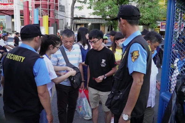 ‘Chợ đen’ rầm rộ rao bán vé xem chung kết pháo hoa với giá… trên trời-2