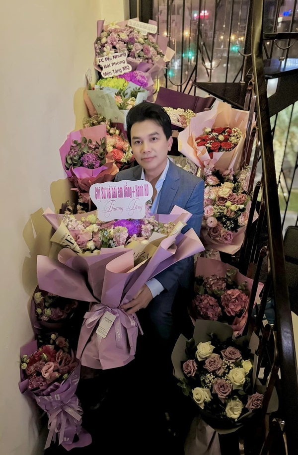 Hoàng tử nhạc vàng tuổi 53 viên mãn bên người vợ kín tiếng cùng các con-15