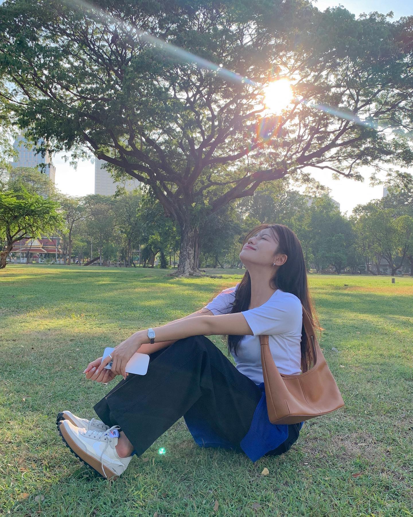 4 kiểu giày phù hợp nhất với quần ống rộng vì sự trẻ trung, tôn dáng-7