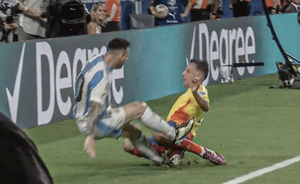 Messi bật khóc nức nở khi bỏ dở trận chung kết Copa America 2024-3