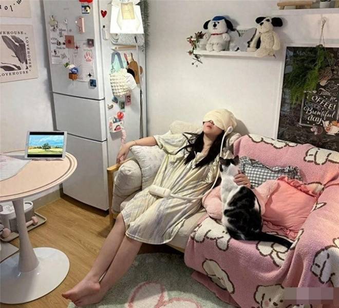 9X cải tạo phòng trọ 25m2 đẹp nên thơ, 1 người 2 mèo sống vô cùng thoải mái-1