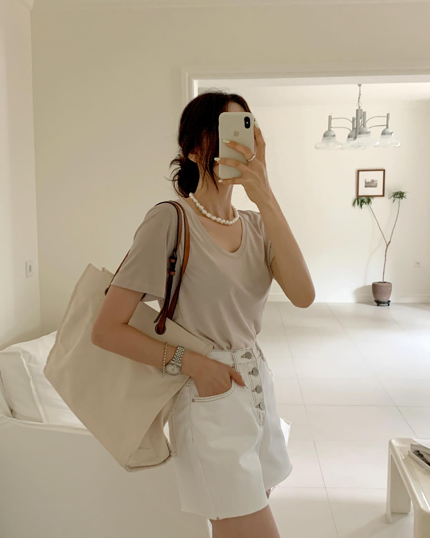 Gợi ý 10 bộ trang phục denim trẻ trung và nổi bật cho chuyến du lịch-4