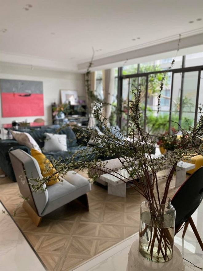 Tùng Dương sống cùng vợ hơn tuổi và con trai trong căn nhà tao nhã, bước vào thấy ngay thứ tài sản này-4