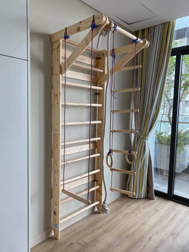 Tùng Dương sống cùng vợ hơn tuổi và con trai trong căn nhà tao nhã, bước vào thấy ngay thứ tài sản này-17