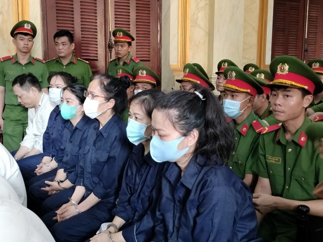 Hai ‘bà trùm’ đường dây buôn lậu hơn 6 tấn vàng từ Campuchia về Việt Nam khai gì?-1