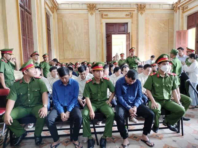 Hai ‘bà trùm’ đường dây buôn lậu hơn 6 tấn vàng từ Campuchia về Việt Nam khai gì?-2