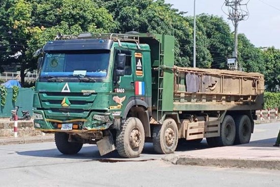 Tai nạn khiến 4 mẹ con tử vong ở Hà Nội: Công an yêu cầu tài xế trình diện