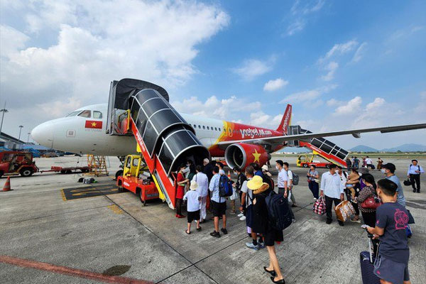 Giá vé máy bay tăng trở lại-1