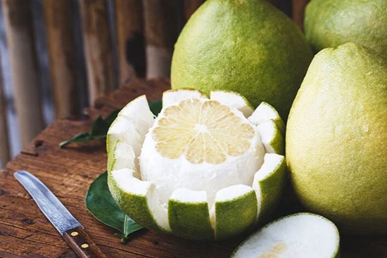 Cách sơ chế cùi bưởi nấu chè cực đơn giản