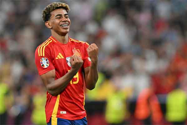 FIFA The Best: Vinicius xuất sắc nhất thế giới, Messi hạng 6-3