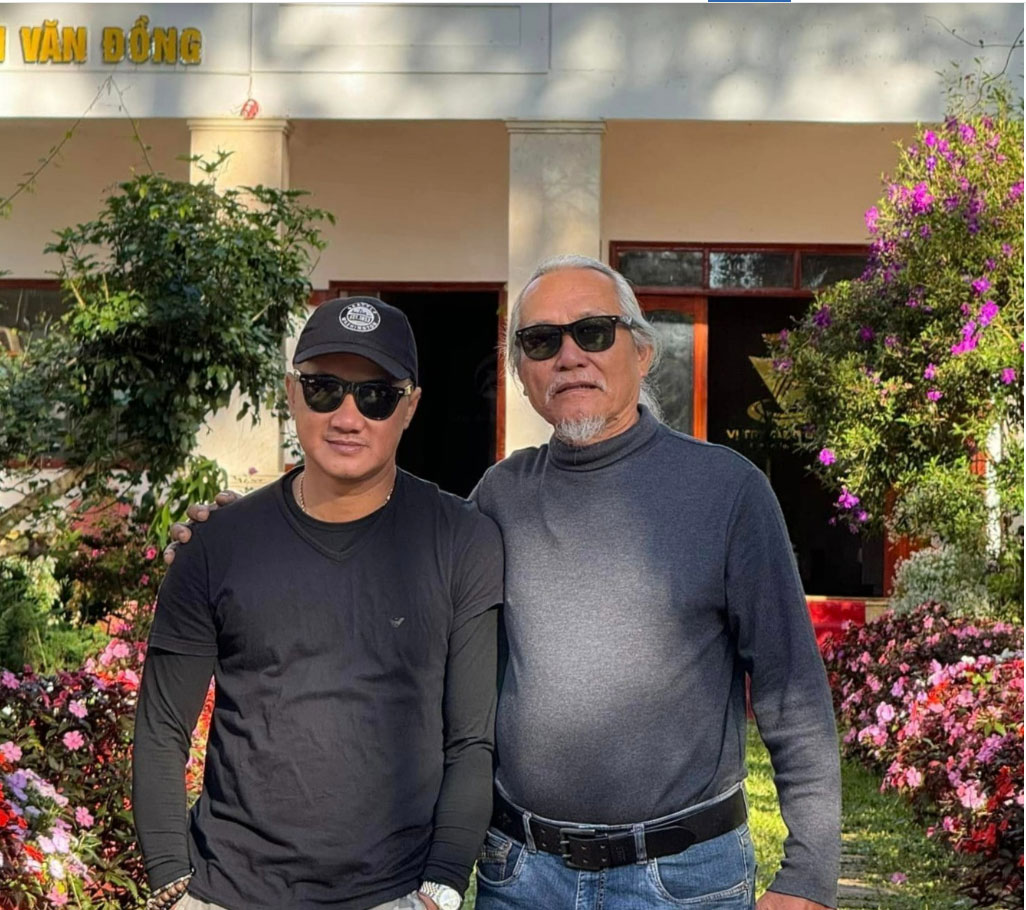 Phượt thủ TPHCM 70 tuổi lái xe máy đưa vợ vi vu khắp nơi để bù đắp thanh xuân-3