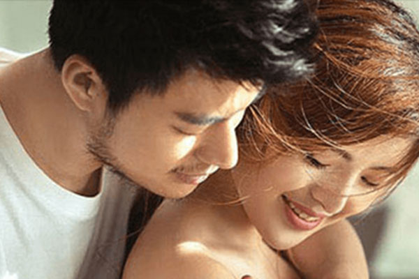 Con rể tới tận bến xe đón, mẹ vợ bỏ về nhà ngay khi chứng kiến hành động lạ lùng của anh ta-2