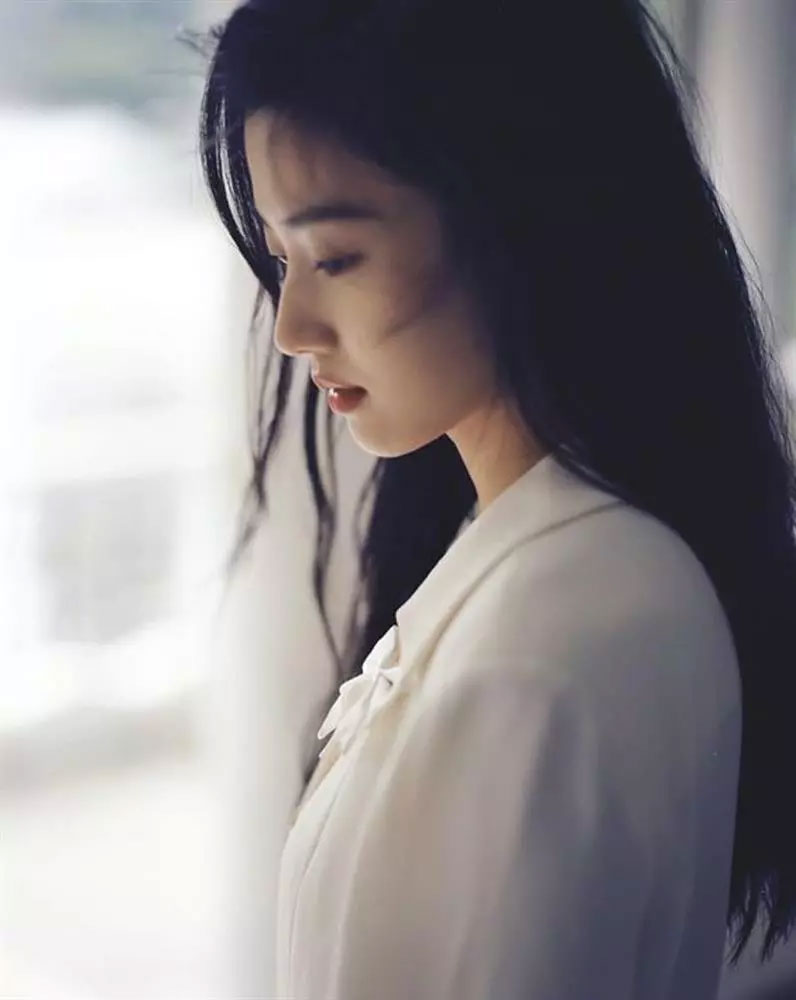 Ám ảnh mỗi lần về nhà chồng vì chiếc bể xi măng chứa nước-1