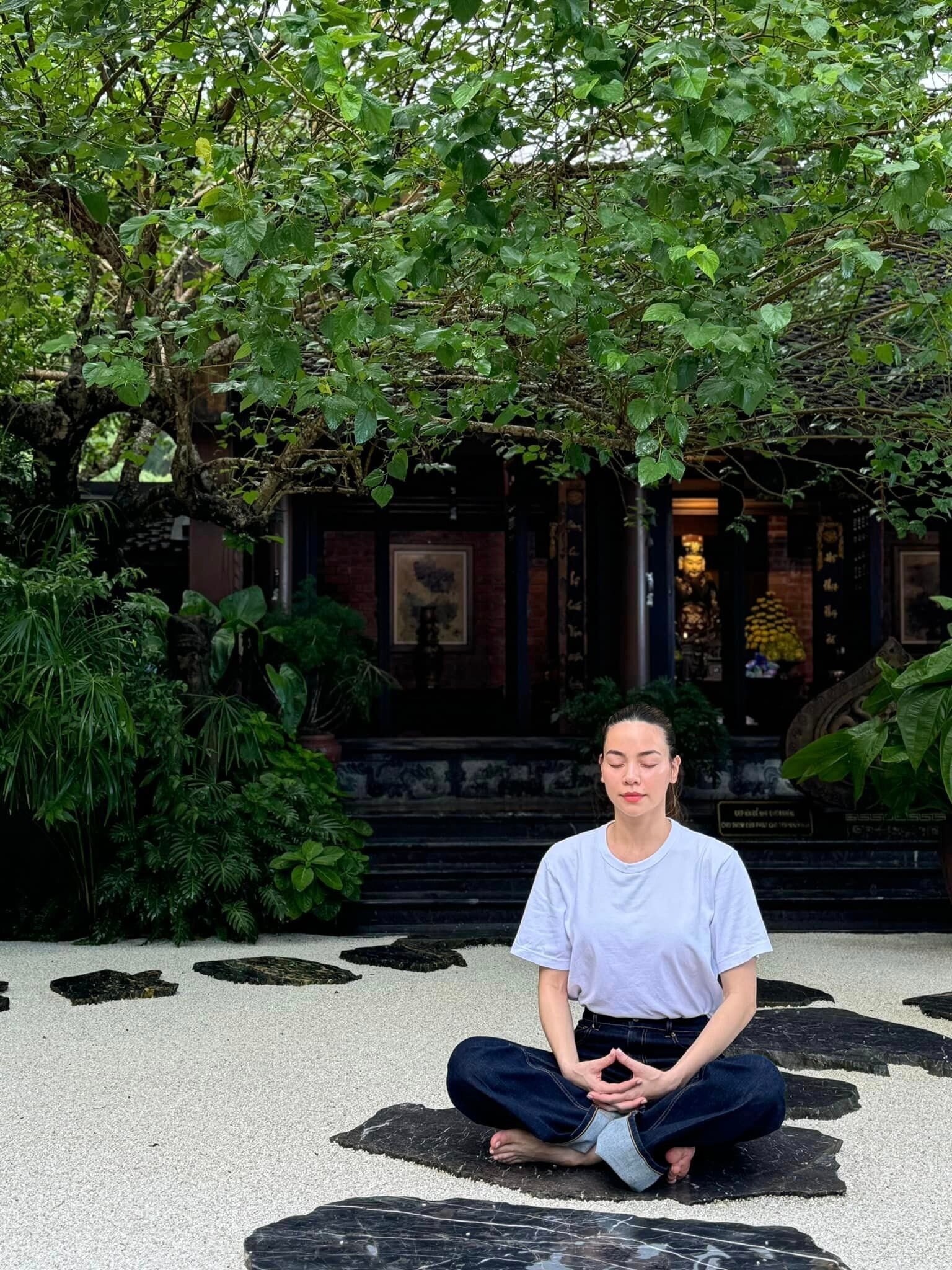 Sao Việt 22/7: Hồ Ngọc Hà tìm bình yên, Cát Tường thăm các nghệ sĩ gạo cội-1