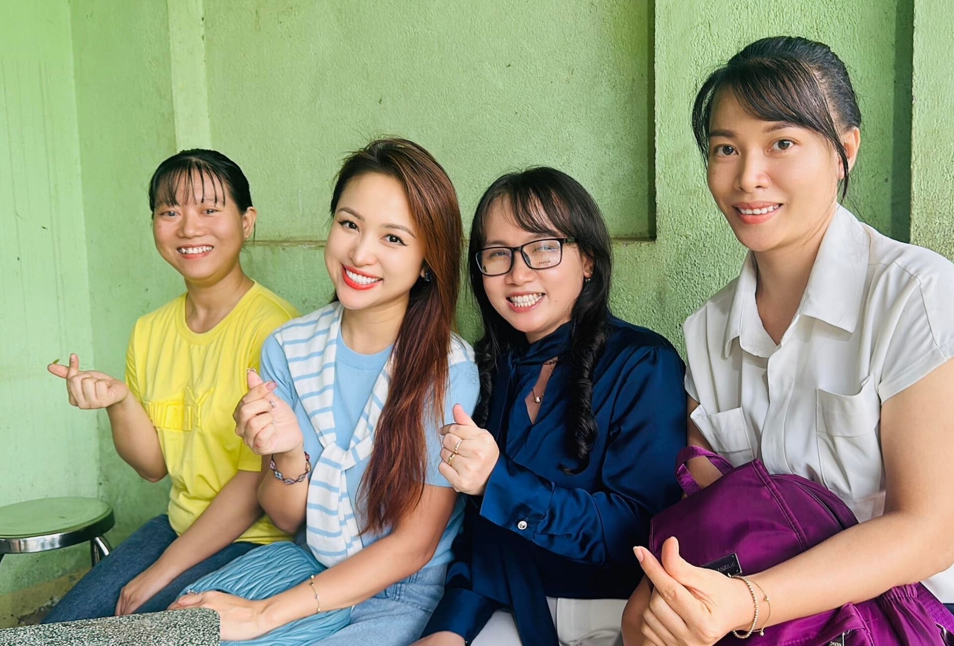 Sao Việt 22/7: Hồ Ngọc Hà tìm bình yên, Cát Tường thăm các nghệ sĩ gạo cội-7