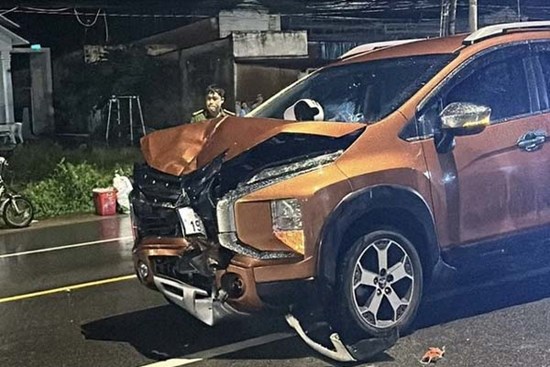 Tông hàng loạt người đang đứng xem tai nạn giao thông