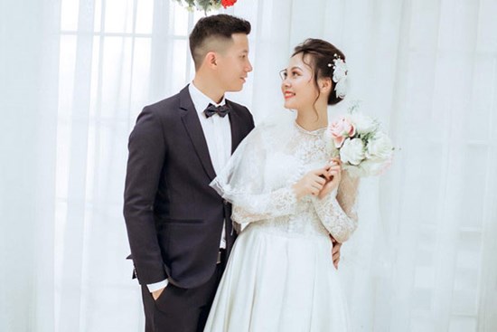 Chồng gặp tai nạn kinh hoàng, ngày hồi phục nói đúng 1 từ khiến vợ òa khóc