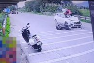 Clip: Ô tô tông 2 người đi xe máy văng lên không trung