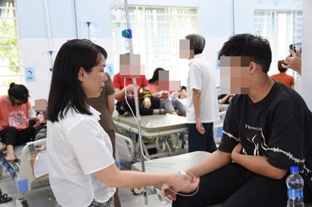 63 công nhân nhập viện sau bữa trưa ở Bình Phước, công an vào cuộc