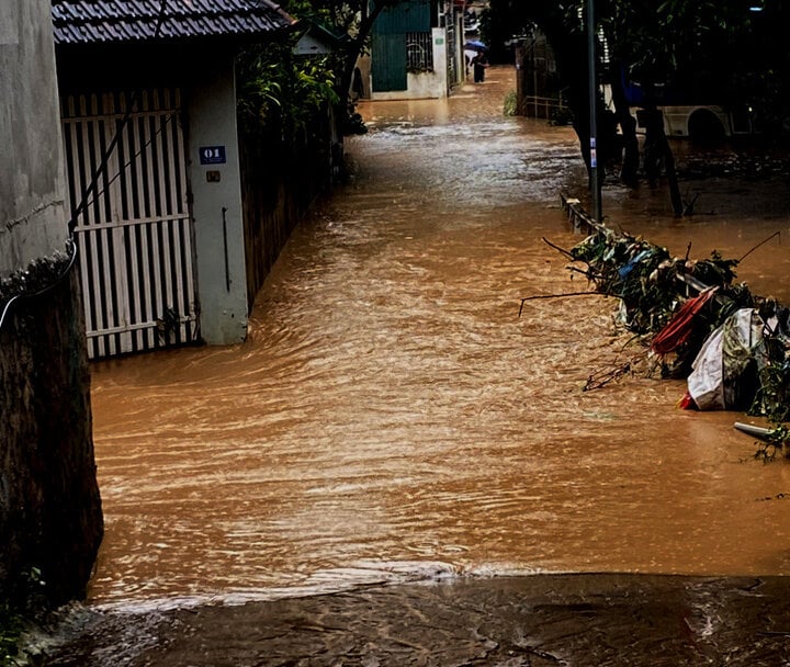 Ám ảnh đêm chạy lũ lớn nhất trong 30 năm ở TP Sơn La-2