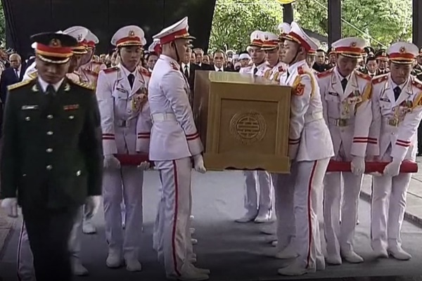 Bật khóc nhìn hình ảnh phu nhân Tổng Bí thư Nguyễn Phú Trọng trong giây phút biệt ly-8