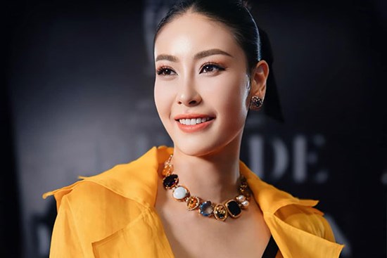 Cuộc sống sang chảnh trong biệt thự trăm tỷ của Hoa hậu Hà Kiều Anh