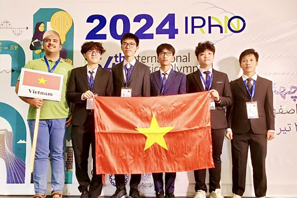 5 học sinh Việt Nam giành huy chương Olympic Vật lý quốc tế 2024-1