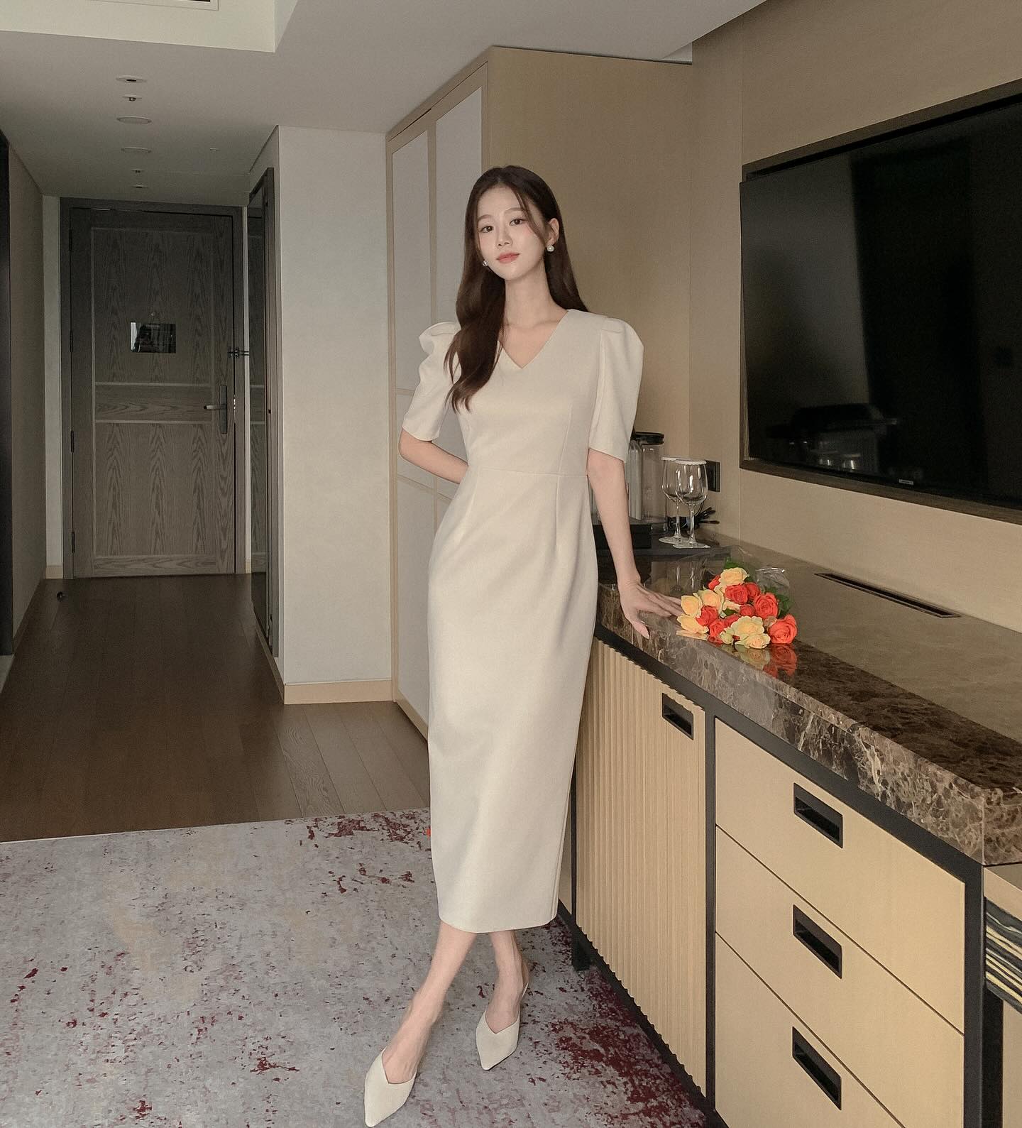 4 mẫu váy công sở tôn dáng hiệu quả nhất-1