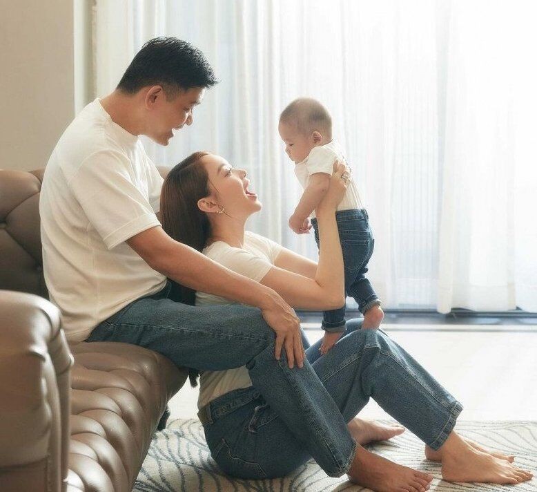 Minh Hằng từng bật khóc vì stress khi lần đầu làm mẹ, nay hạnh phúc khoe điều tuyệt vời nhận được từ quý tử-1