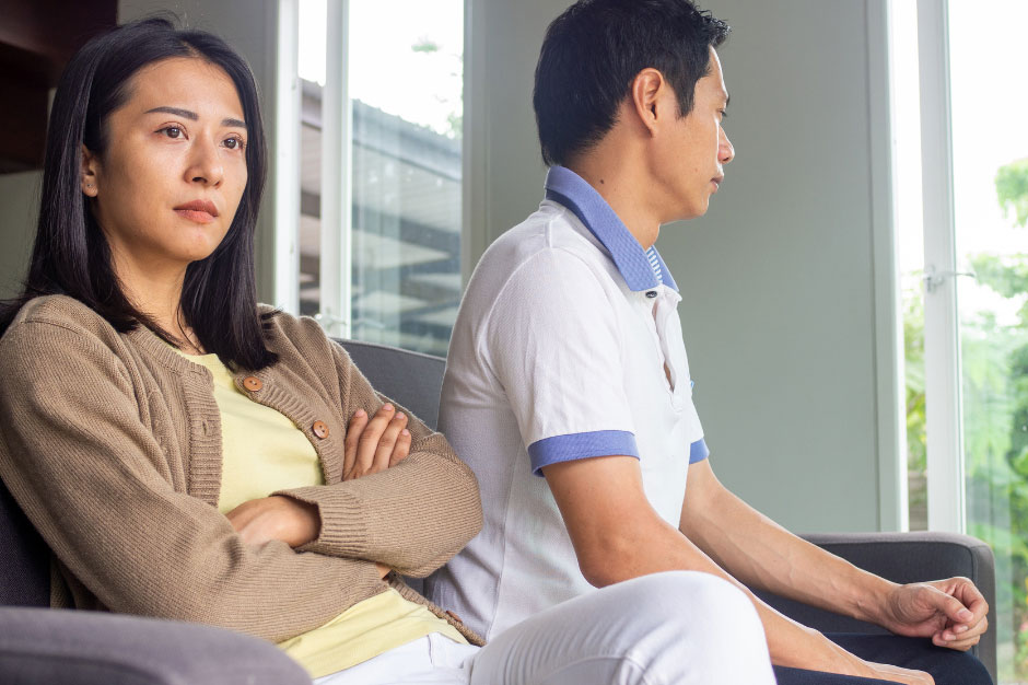 Bạn gái kém 14 tuổi của anh trai khiến tôi và mẹ ngán ngẩm-2