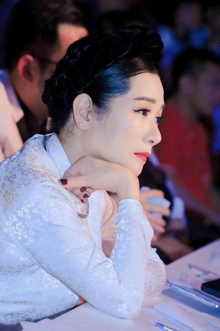 NSƯT Thanh Thanh Hiền tuổi U60: Nhan sắc lão hoá ngược, ngày càng trẻ đẹp-11