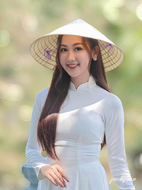 Nhan sắc và học vấn người đẹp đăng quang Miss Grand Vietnam 2024-7