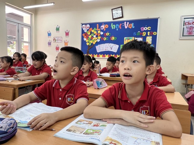 Bộ GD&ĐT yêu cầu năm học 2024-2025 tiểu học sĩ số 35 học sinh/lớp-1