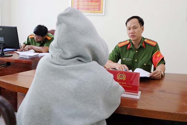 Bắt ông trùm đường dây dụ chat sex, tống tiền hơn 500 người hàng tỷ đồng-3