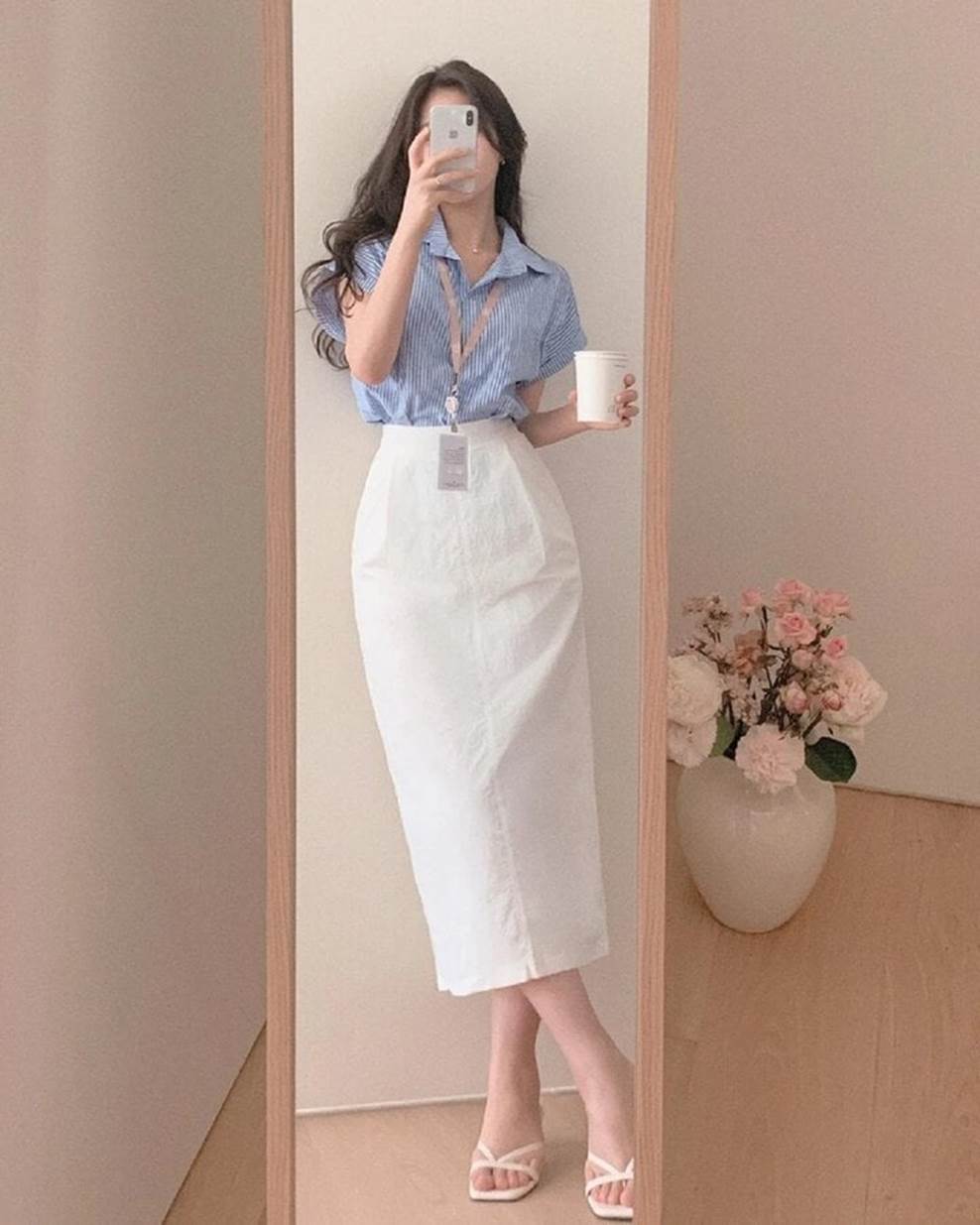 Gợi ý loạt cách mix chân váy sáng màu chuẩn đẹp và trẻ trung-1