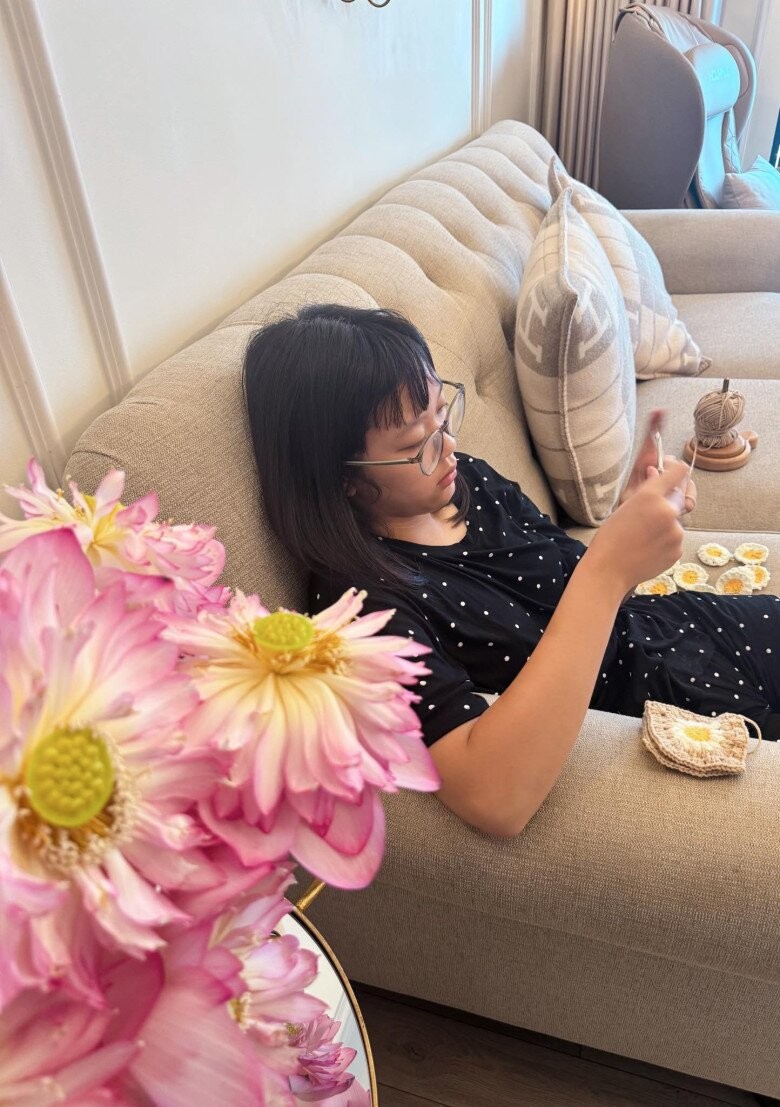 Con gái MC Diệp Chi học lớp 8 tại trường học phí nửa tỷ mỗi năm, có tài năng cực kỳ nữ tính-7