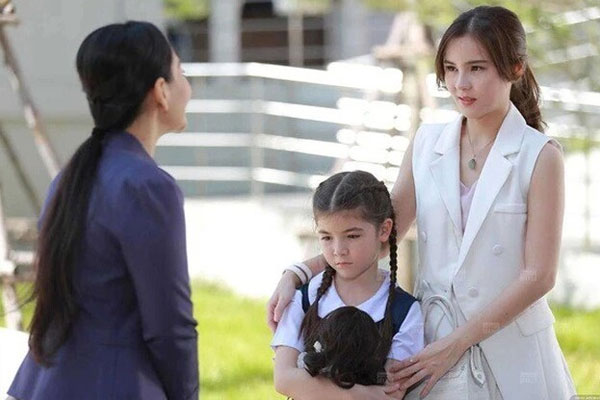 Chị chồng đưa em dâu đi tìm bạn trai, nhiều người xúc động-3