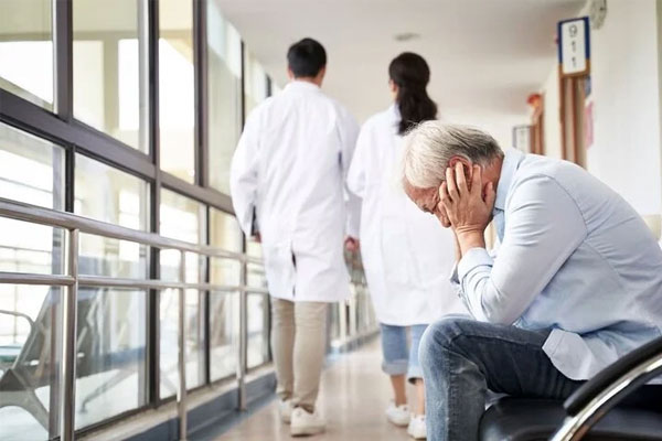 Chuyện chàng trai bị bố mẹ ép vào viện tâm thần chấn động dư luận Trung Quốc-2