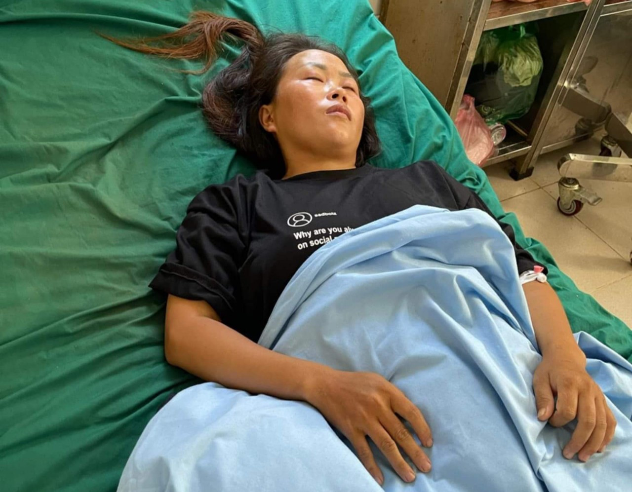 Đêm kinh hoàng đất sạt vào gia đình nghèo, con 6 tháng tử vong, mẹ nhập viện-1