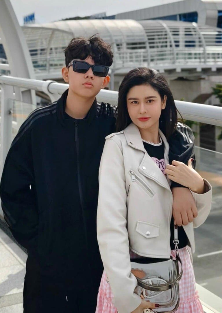 2 sao nữ tên Quỳnh Anh: Đều từng đổ vỡ hôn nhân, có con 12 tuổi sở hữu chiều cao khủng-9