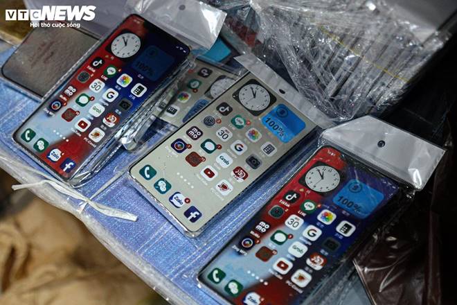Nhà lầu, ô tô, điện thoại IPhone gấp rút sản xuất cho cõi âm kịp rằm tháng 7-16