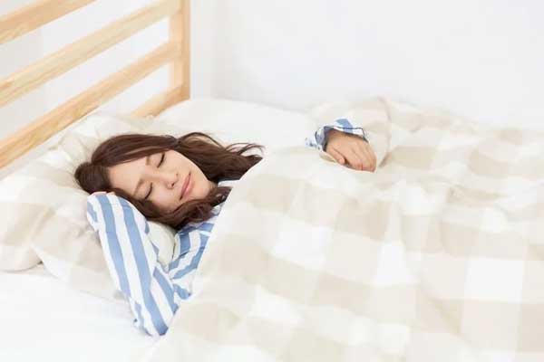 Quá áp lực, người trẻ Trung Quốc đua nhau thuê chuyên gia gây ngủ-1