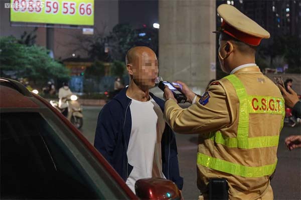 Hát karaoke có giúp giảm nồng độ cồn?-2