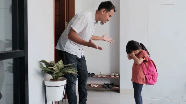 Dấu hiệu nhận diện cha mẹ có EQ thấp-2