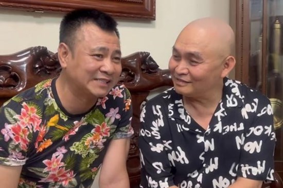 Tự Long làm Xuân Hinh xúc động