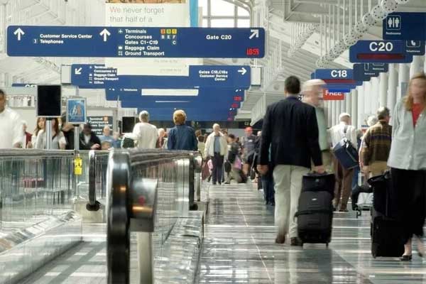 Mắc kẹt trong băng chuyền hành lý tại sân bay, người phụ nữ chết thương tâm-2