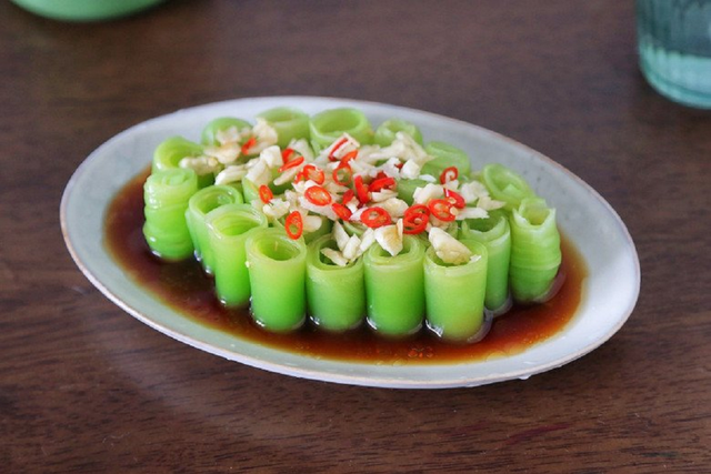Loại rau nhà nghèo đem phơi khô thành đặc sản thơm mùi lúa mới dân phố thích mê-3