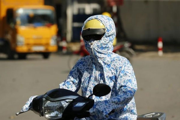 Miền Bắc nắng nóng gay gắt trước khi đón mưa lớn-1