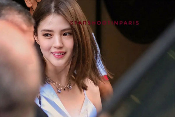 Nghệ sĩ ăn mì trên sân khấu, lễ bế mạc Olympic Paris hỗn loạn-5