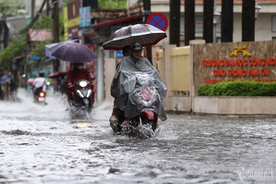 Dự báo thời tiết 11/8/2024: Bắc Bộ mưa lớn diện rộng, Trung Bộ nắng nóng